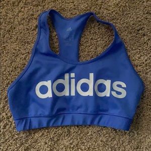 sports bra